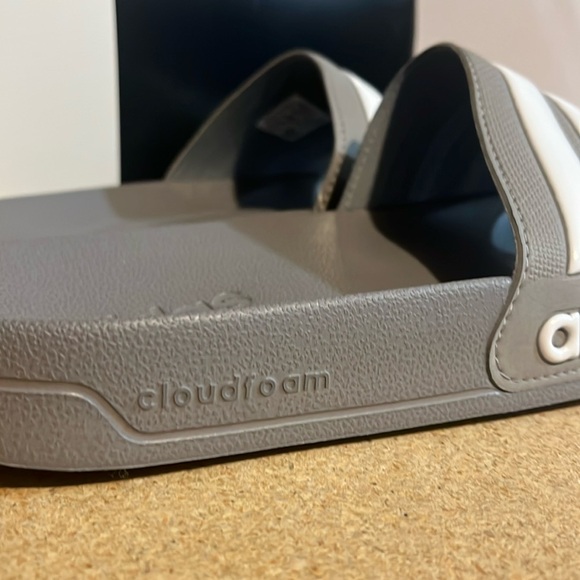 Adidas Adilette Shower Slides Sandals Shoes grey Pool B42212 new Mens Size 12 - Picture 8 of 13